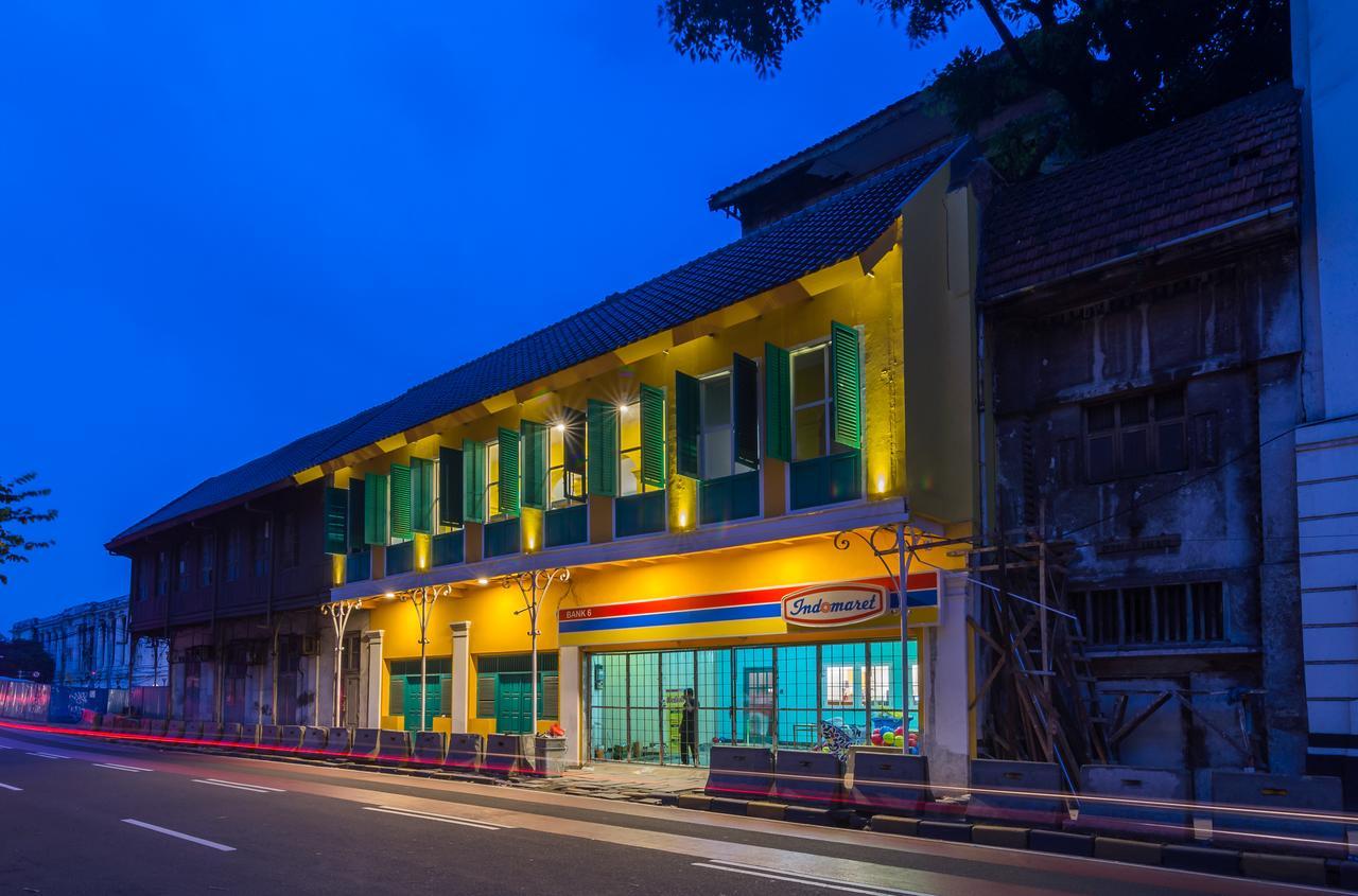 Wonderloft Hostel Kota Tua Jakarta Exterior foto